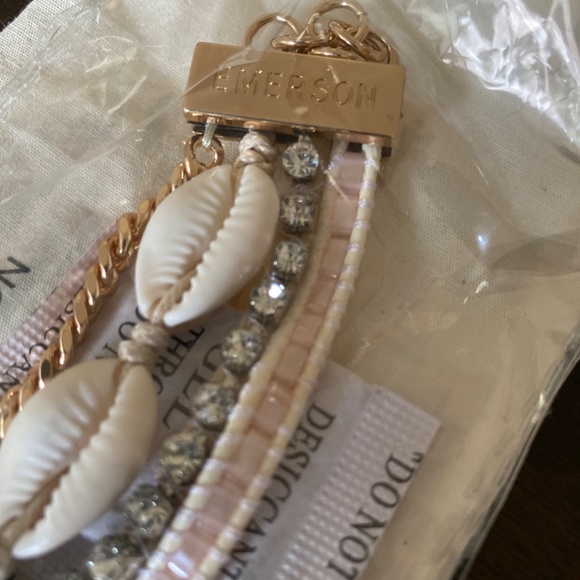 NEW Victoria Emerson shell bracelet - Picture 3 of 4